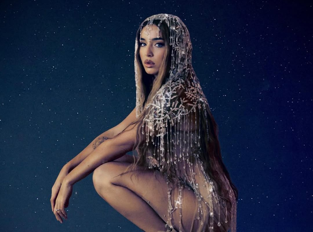 Lola Índigo anuncia su nueva gira “Romance de 1 Noche de Verano” para 2026